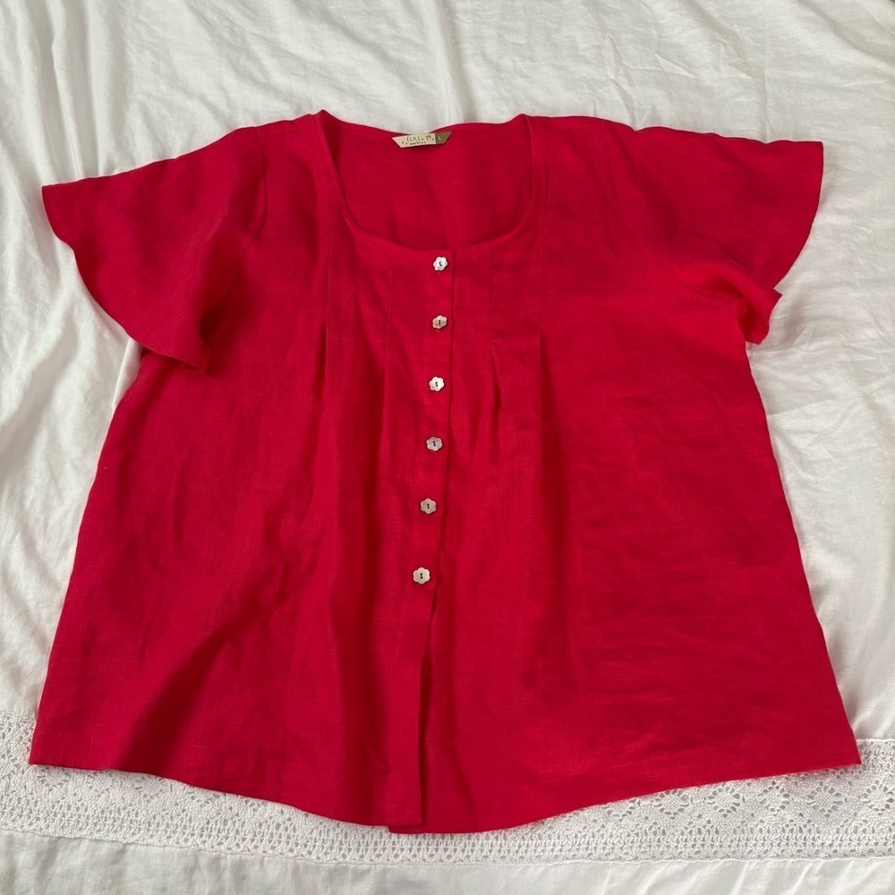 Chalet Vibrant Red Button-Front Flutter Sleeve Blouse